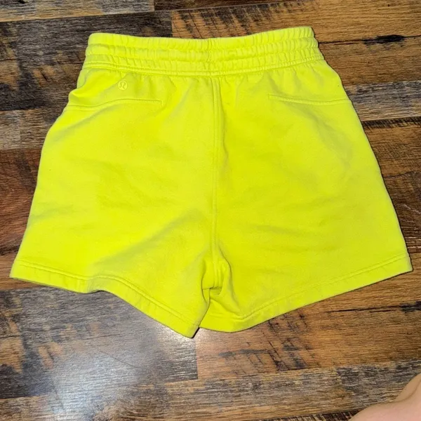 Lululemon Women's Yellow Shorts 4 - Image 3