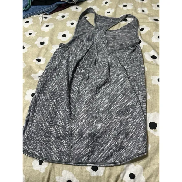 Lululemon grey tank top - Image 4