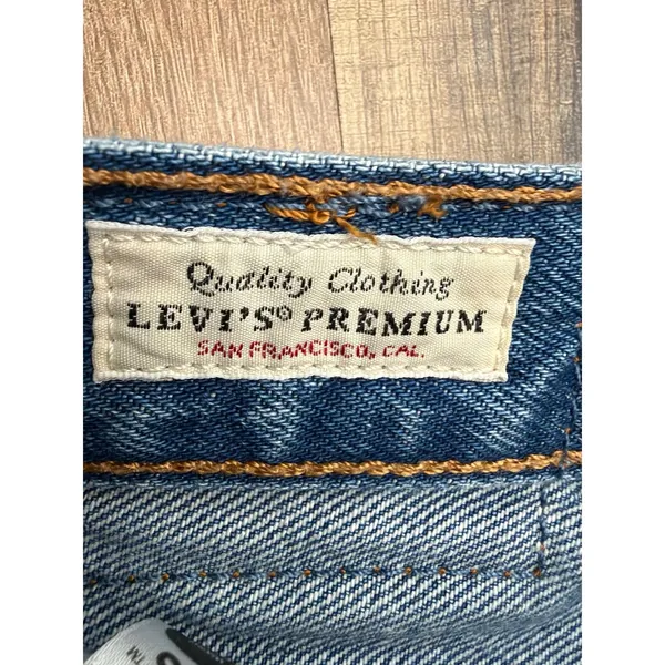 Levi's 501 Original Women's 26x28 Medium Wash Button Fly Distressed Jeans - Image 5