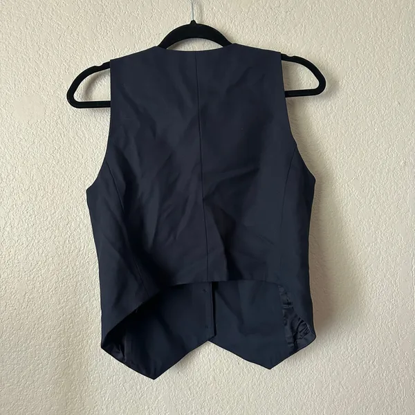 Babaton Aritzia Deniro Button Up Crepe Vest Navy Size 8 - Image 7