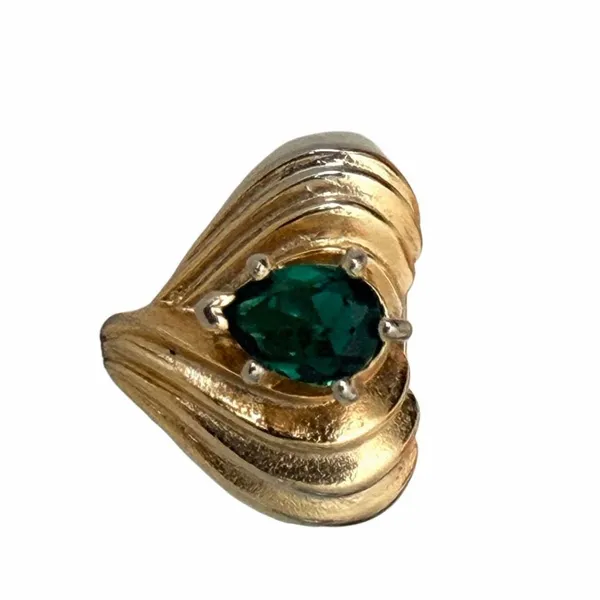 Vintage Gold Tone Heart Ring Emerald Green Pear Cut Stone - Image 6