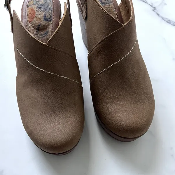 Børn Cecila Platform Slingback Clogs Brown Size 10 Boho chic Retro Chunky Heel - Image 7