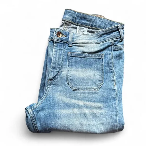 H&M Women’s Mid-Rise 70s Style Retro Casual Faded Wash Flared Denim Jeans — 29 - Image 7