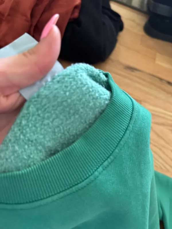Aritzia TNA COZY FLEECE perfect Sweatshirt - Image 3