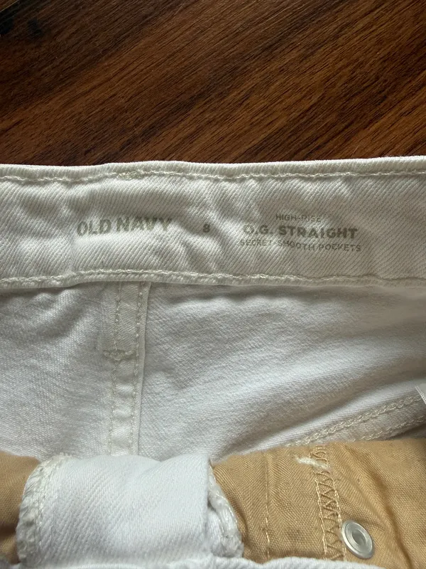 Old Navy White Denim Shorts - Image 4