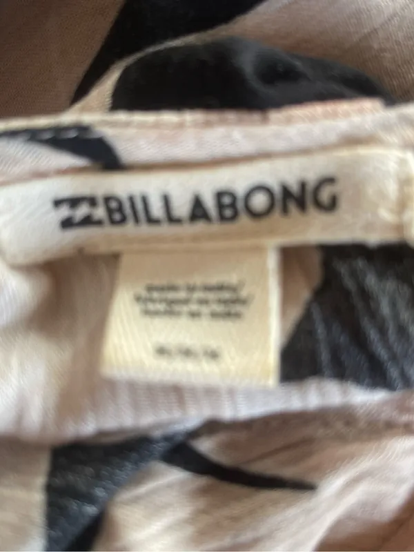 Billabong Beige and Black Tie-Front V-Neck bell sleeve relaxed top Sz M - Image 7
