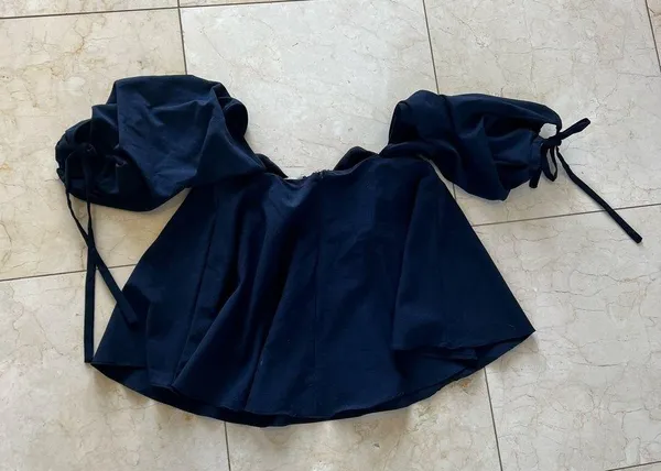 Do+Be Black Offshoulder Blouse Sz Small - Image 4