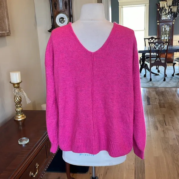 Vince Camuto Bright Pink Lightweight Sweater V Neck Womens Small Oversized - Image 12