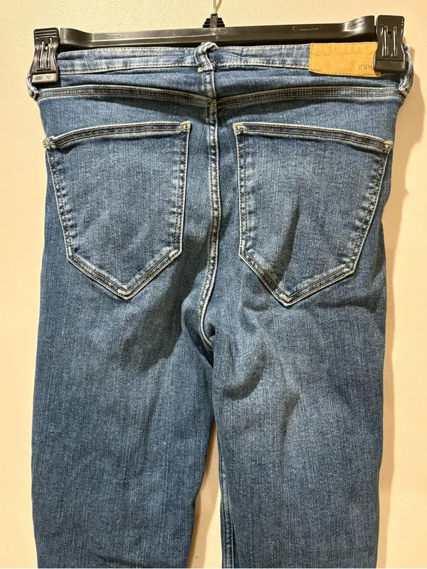Zara Women's Medium Blue Bootcut Jeans - Image 7