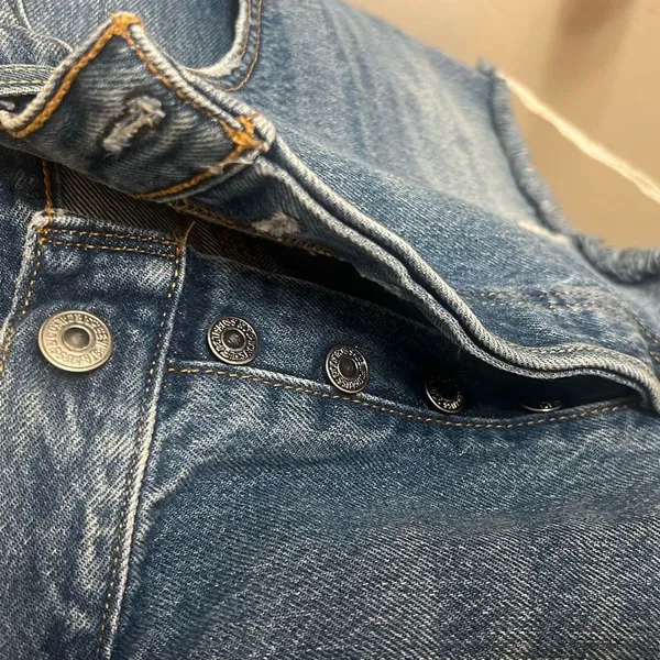 ✨Levi's 501 Original High Rise Distressed Hem Cut Off Sz 32 Shorts✨ - Image 7