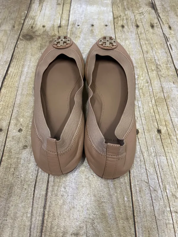 Tory Burch Women's Nude Leather Ballet Flats with Gold Emblem size 6.5 - Image 2