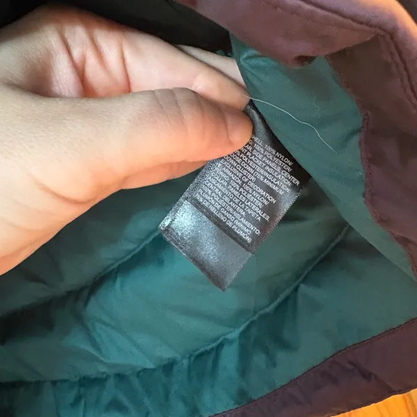The North Face Size Medium 550-Filled Purple Vest - Image 4
