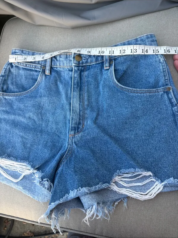 Wrangler denim shorts HI BELLS size 30 - Image 7