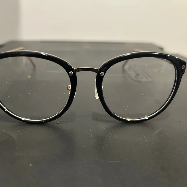 Chic Gold Frame Glasses Black - Image 3