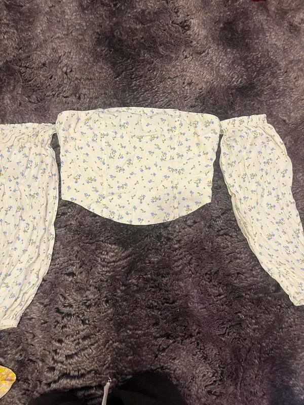 Target off the shoulder long sleeve  - Image 2