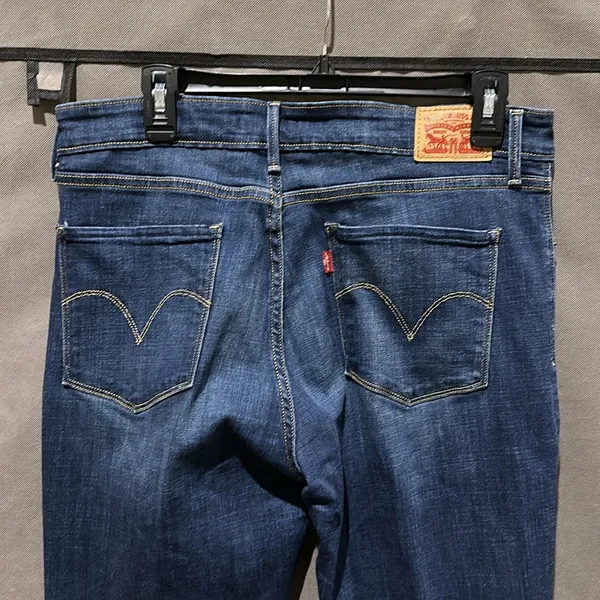 Levi’s Women blue five pocket jeans - Image 7