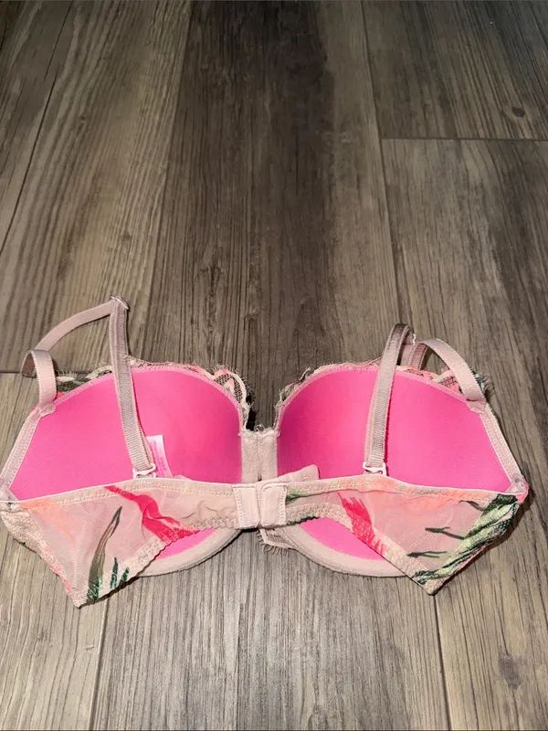 Victoria's Secret date push up bra 32D - Image 2
