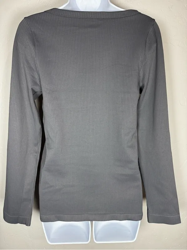 OQQ Long Sleeve Ribbed Henley Top - Gray Size Medium - Image 5