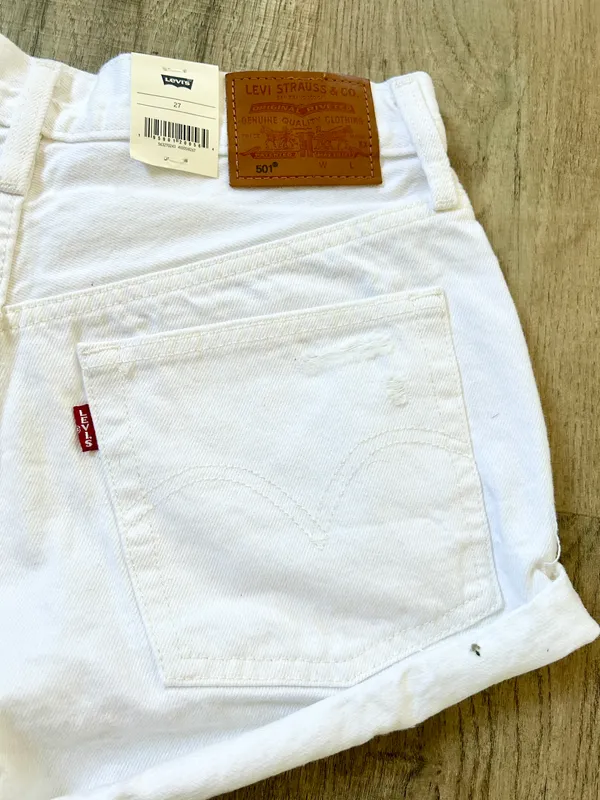 Levi's 501 Premium Collection white shorts size 27. - Image 8