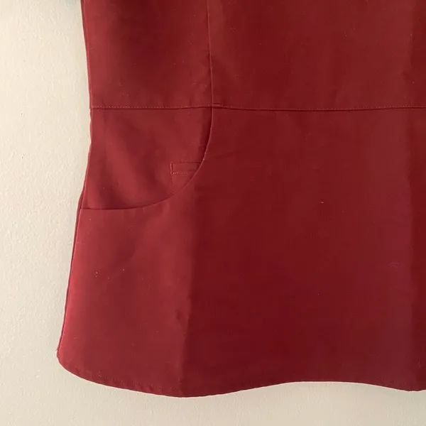 FIGS Burgundy Red Purple Aburi Fitted Scrub Top Uniform Women's size Small - Image 4