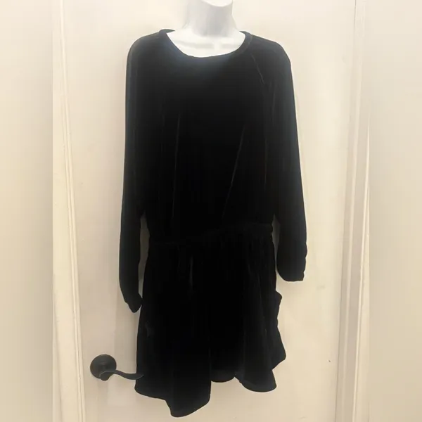 Universal Threads long sleeves velvet black mini length Dress size M romantic new - Image 3