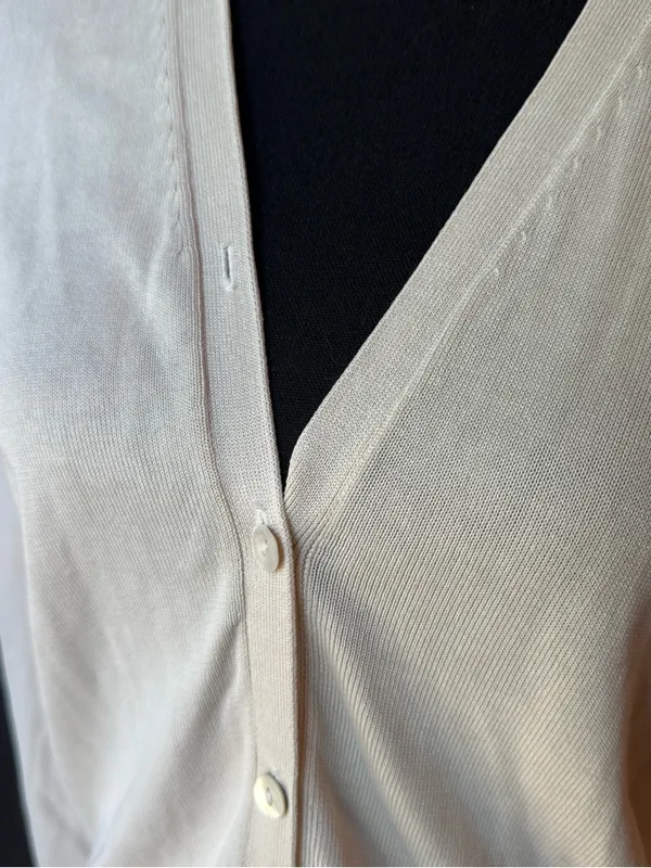 Silks 100% silk Light Cream V-Neck Button-Front Cardigan Sweater - Image 5