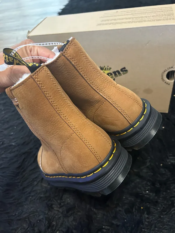 DR MARTENS Zebzag rigger leather fur boots booties shoes women’s 7 new - Image 5