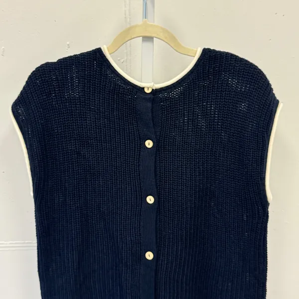 NWT Blu Pepper‎ Navy Blue Button Back Knit Sweater Vest White Trim Medium - Image 4