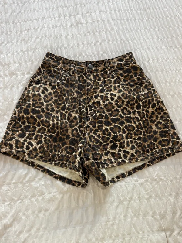 Petal & Pup Shorts - Image 4