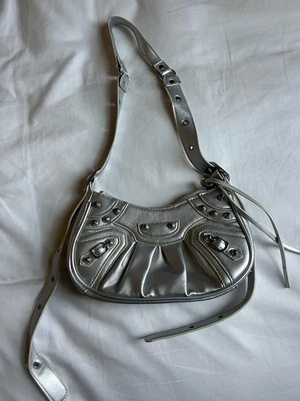 Silver shoulder bag - Image 2