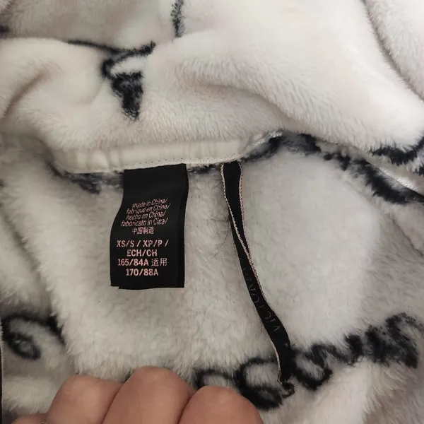 Victoria's Secret Sweet Dreams Fuzzy Bathrobe Size XS - Image 3