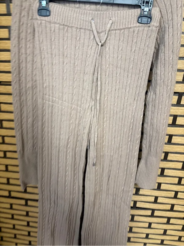 Sincerely Jules tan two piece sweater lounge matching set size small - Image 6