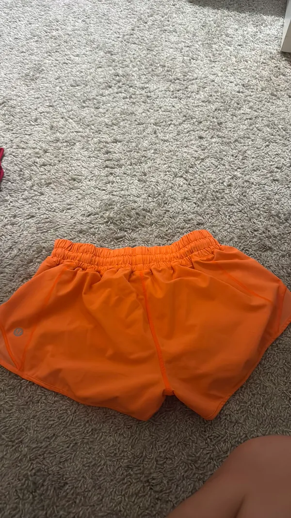 Lululemon Hotty Hot 2.5" - Image 2