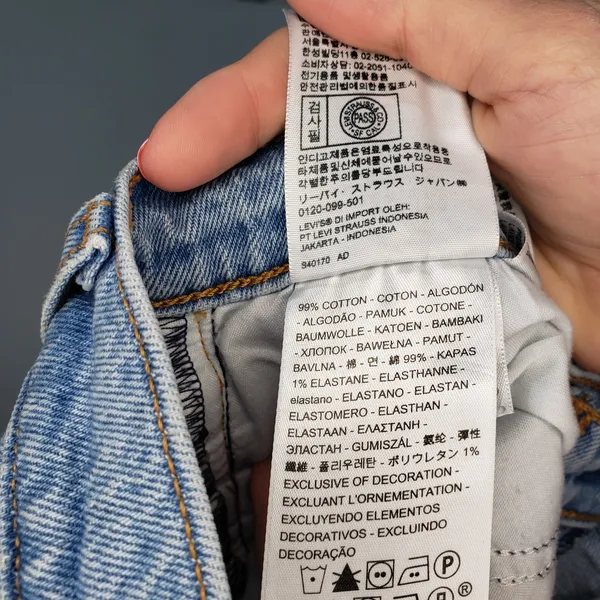 Levi’s Wedgie Straight Jeans Size 27 Light Wash High Rise Raw Hem Denim - Image 5