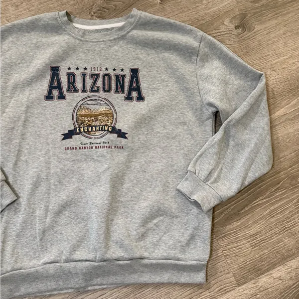 •SHEIN• SWEATSHIRT - Image 2
