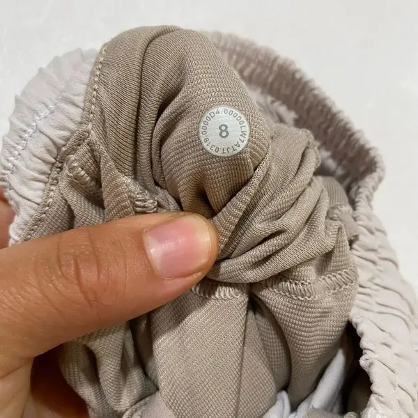 Lululemon Hotty Hot Running Shorts Size 8 Cream White Athletic - Image 4