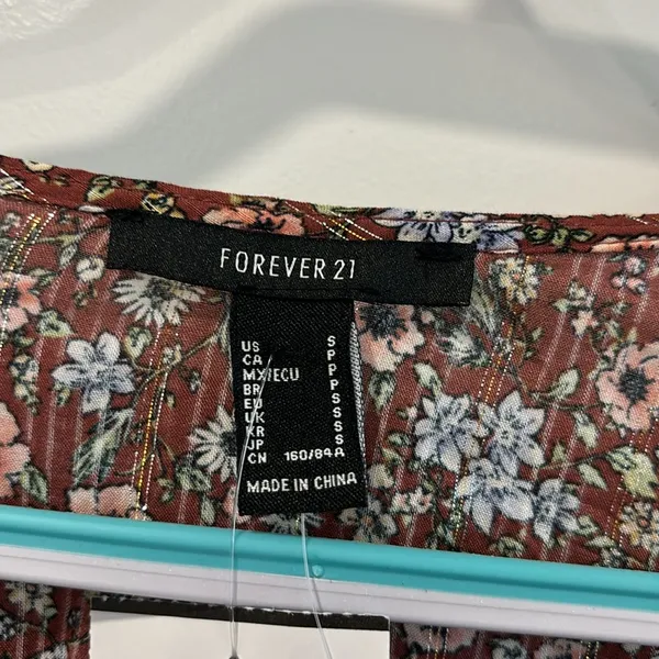 Women’s Forever 21 Floral Print Peasant Long Sleeved Crop Top (NWT) - Image 2