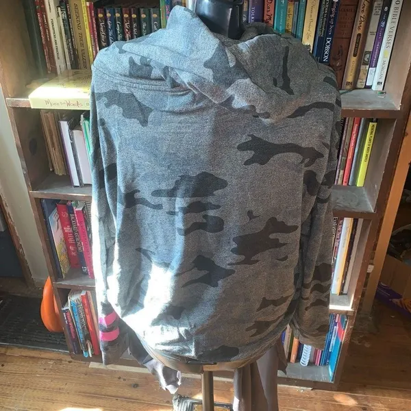 Sundry gray & black camo super soft loungewear 3/L hoodie - Image 2