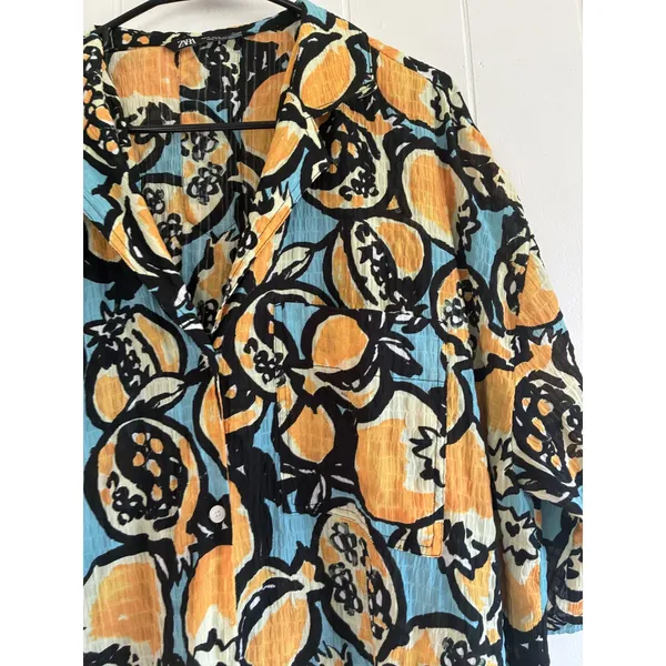 Zara Pomegranate Fruit Print Textured Button Down Shirt Blue Orange Womens M - Image 4