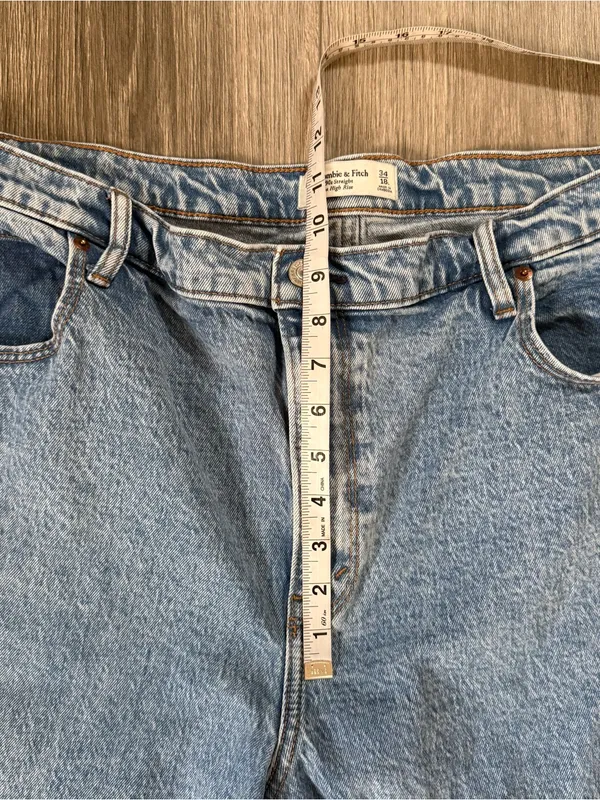 Abercrombie & Fitch The 90s Straight Ultra Hgh Rise Jeans Size 34 - Image 6