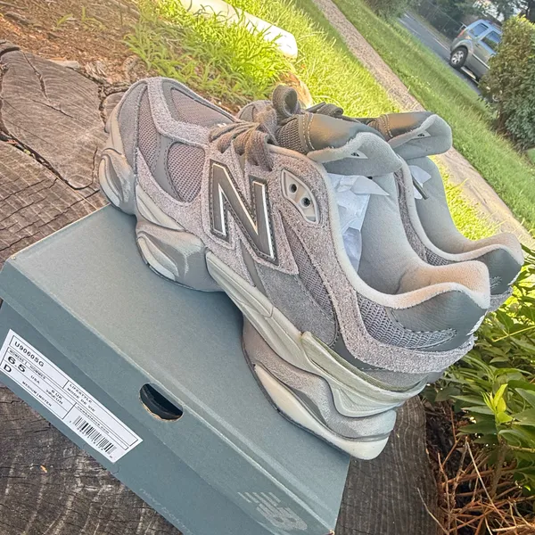 New model new balance 9060 aged version women sneakers shoes size 6.5 - Image 4