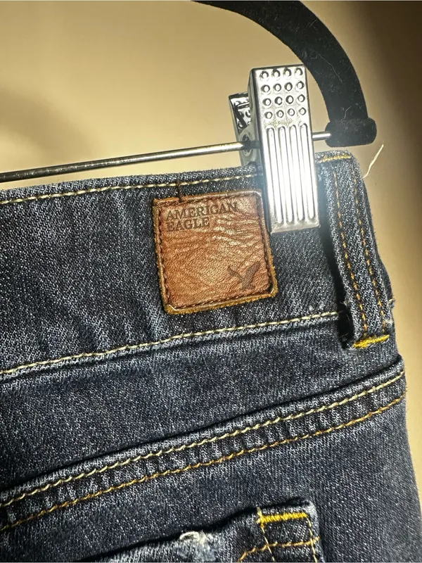 J74. American Eagle Outfitters Dark Blue Distressed Flare Jeans size 8 - Image 3