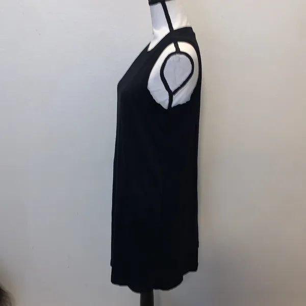 Old Navy black sleeveless knee length dress - Image 4