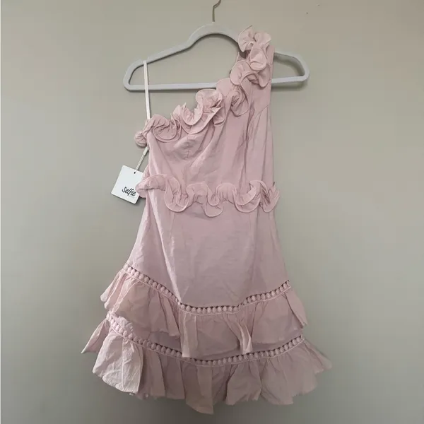 Selfie Leslie One Shoulder Pink Ruffle Dress - Image 2