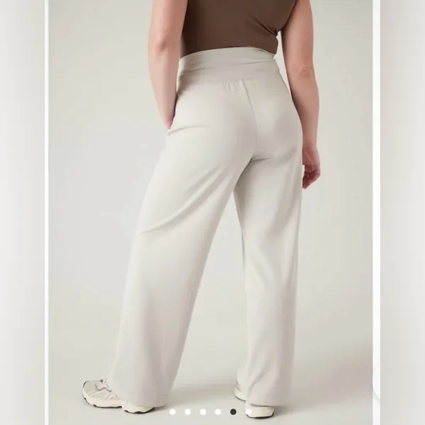 Athleta Seasoft Wide Leg Pant Abalone Grey Size Large. - Image 3