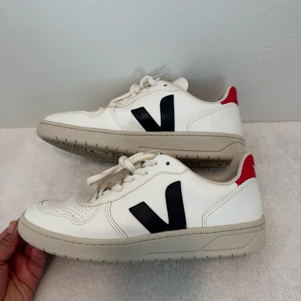 Veja V-Sneakers in Colorblock size 9 - Image 4