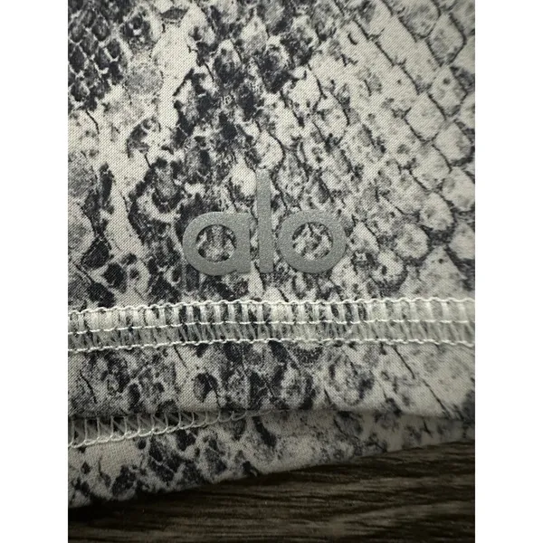 Alo Yoga snakeskin vapor biker shorts - Image 6