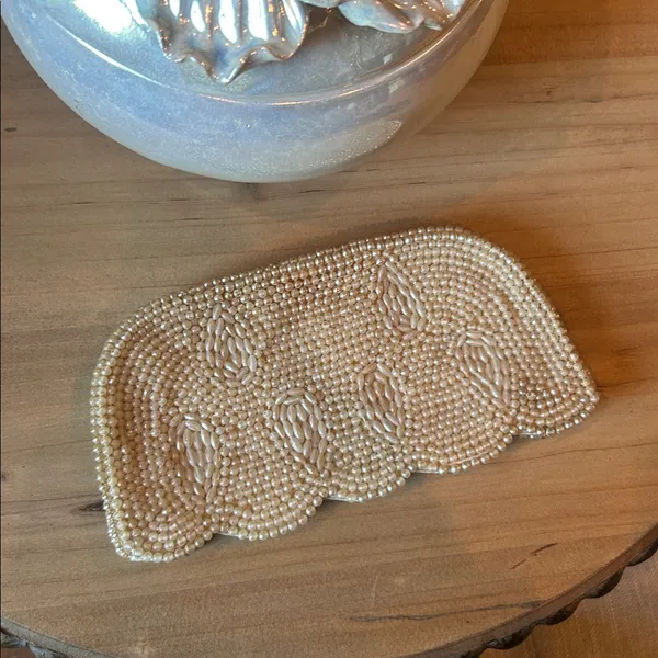 Vintage 1950s Miranda Faux Pearl Mini Clutch - Image 4