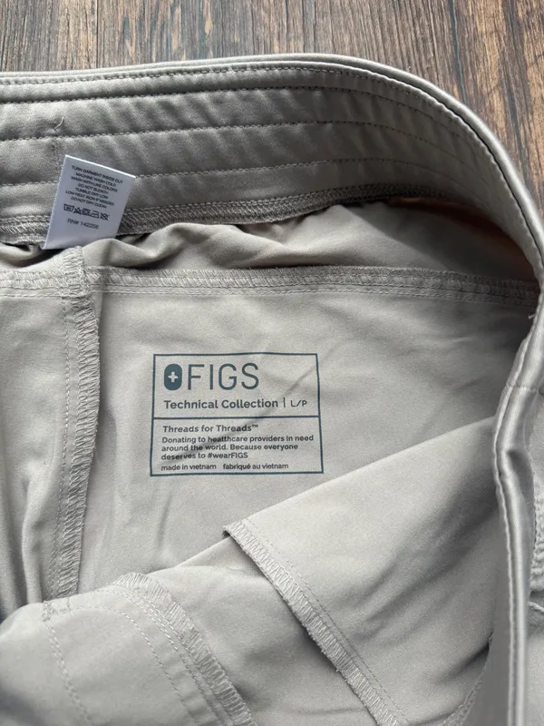 FIGS Women’s Boulder Tan Kade Cargo Scrub Pants Nurse Hospital - Size L Petite - Image 3