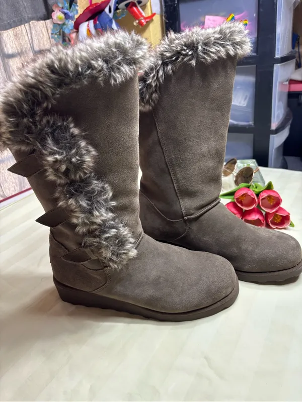 Bearpaw Genevieve Women's Size 9 Brown Suede Faux Fur Trim Winter Boots - Image 8